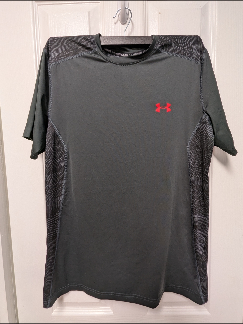 Under Armour Men's Short Sleeve HeatGear Tee - Charcoal with Red Logo